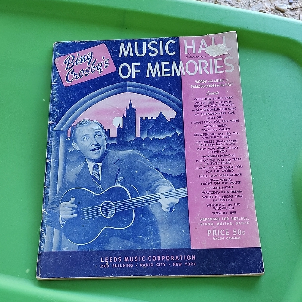 1940s BING CROSBY'S MUSIC of MEMORIES SONGBOOK